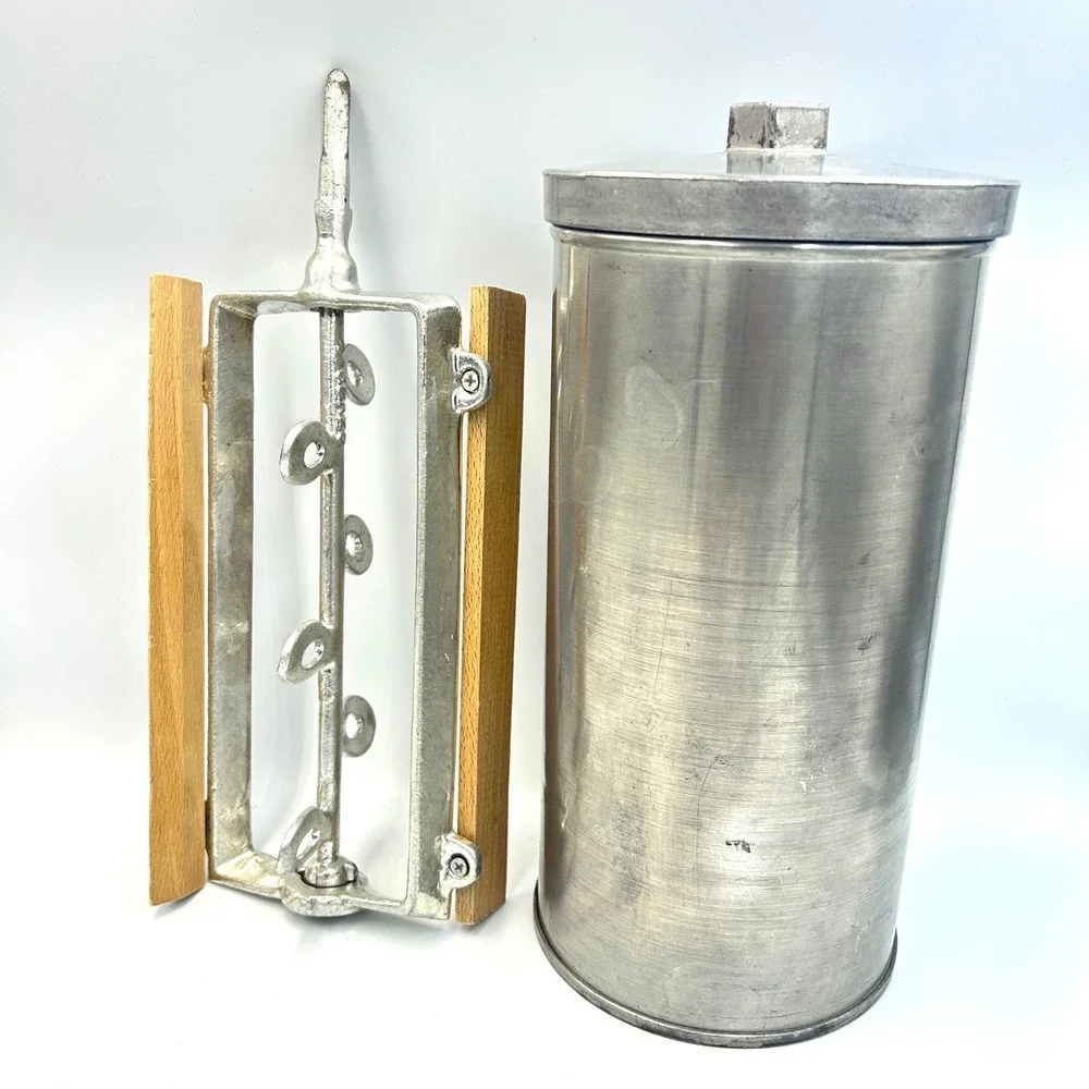 Vintage White Mountain Ice Cream Maker Canister Dasher Lid 4 Qt 4-38ALU3 Silver